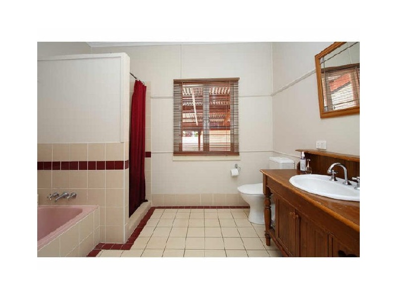 640 Main Road, Wellington Point QLD 4160