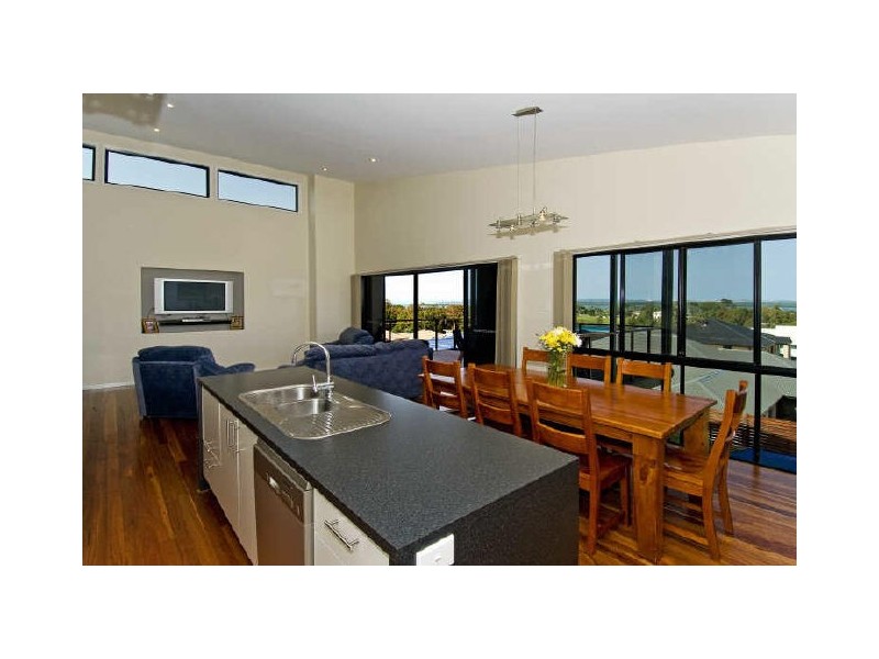 7 Wamsley Close, Redland Bay QLD 4165