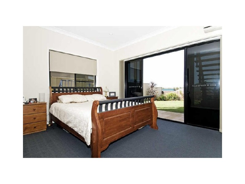 7 Wamsley Close, Redland Bay QLD 4165