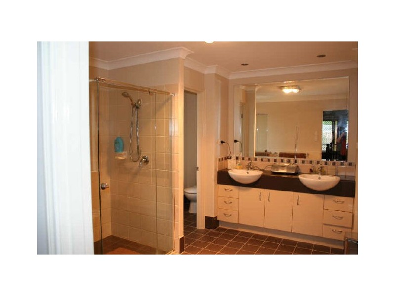 13 Riseborough Terrace, Cleveland QLD 4163