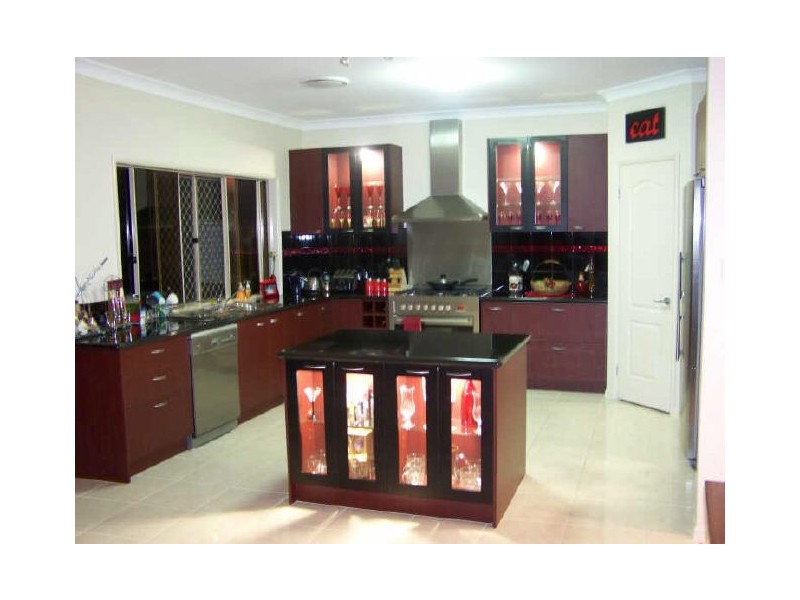 13 Riseborough Terrace, Cleveland QLD 4163