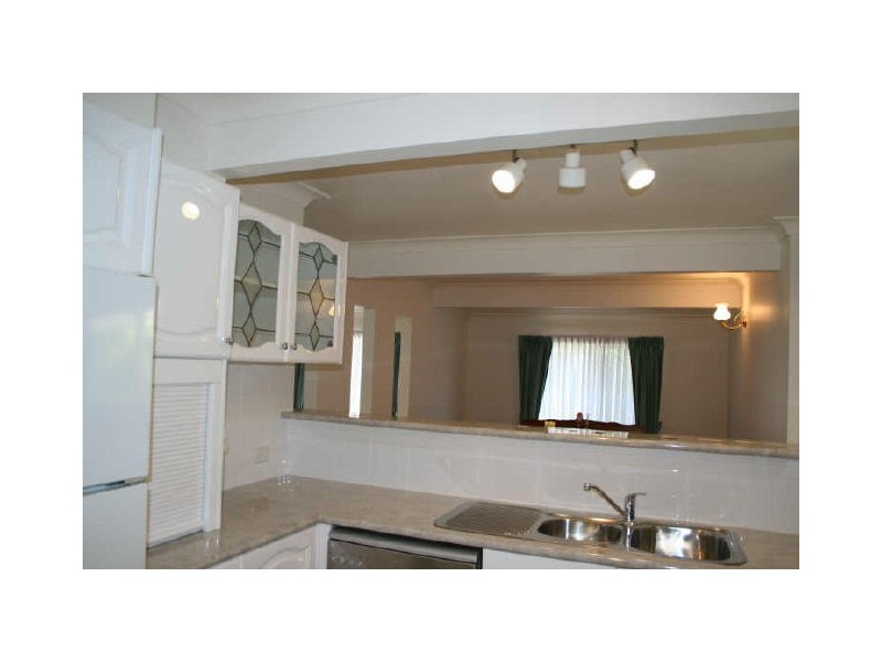 6 Vera Street, Redland Bay QLD 4165