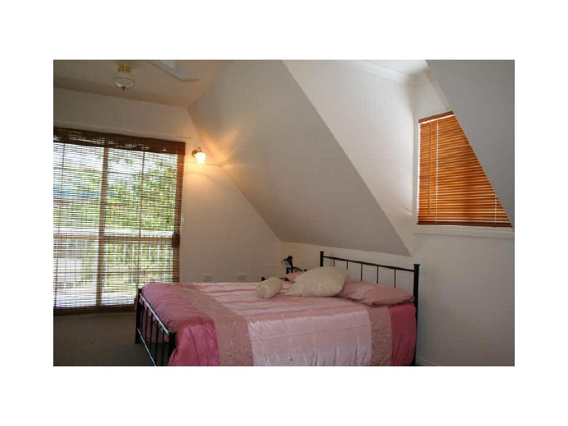 6 Vera Street, Redland Bay QLD 4165