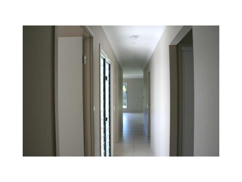 2/20 Huntly Place, Redland Bay QLD 4165