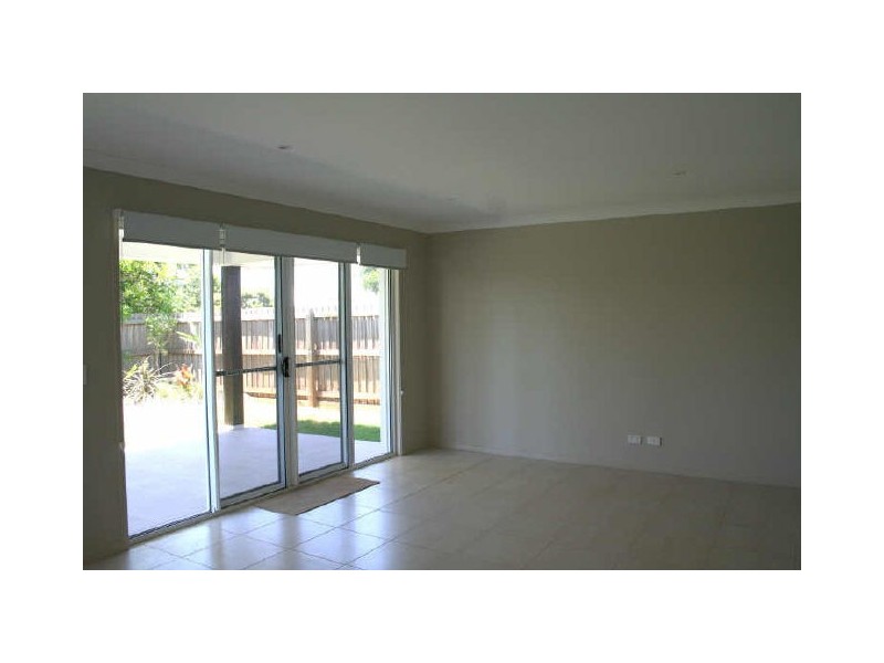 2/20 Huntly Place, Redland Bay QLD 4165