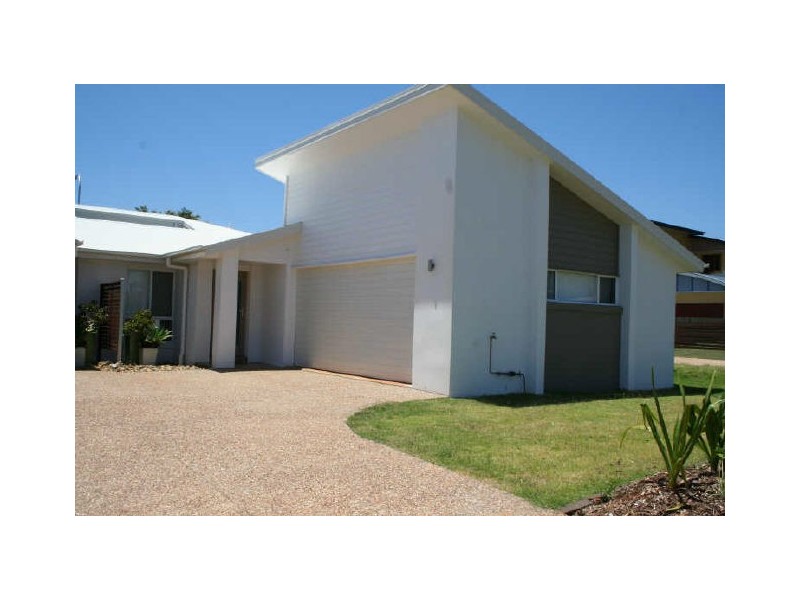 2/20 Huntly Place, Redland Bay QLD 4165