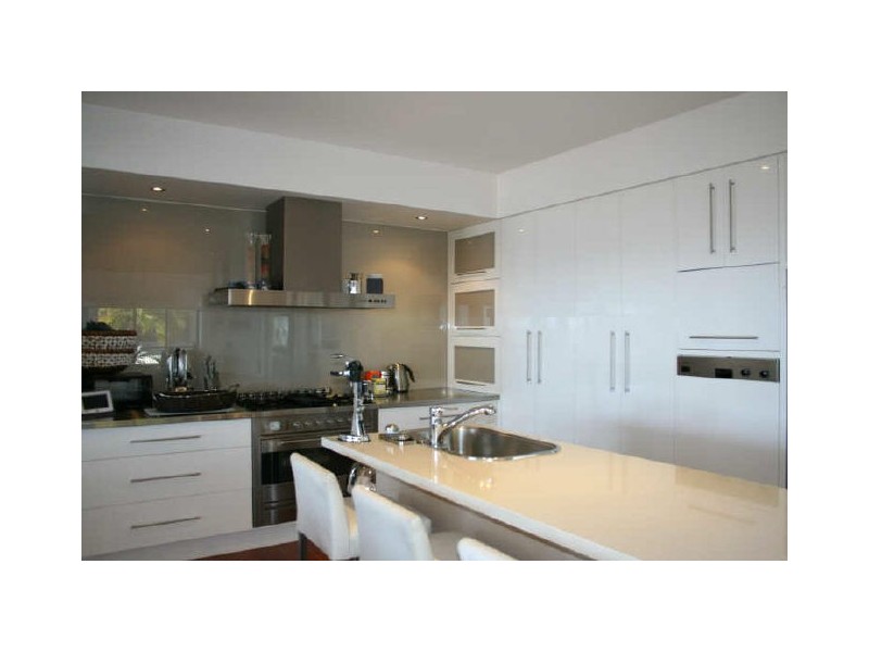 169 Shore Street North, Cleveland QLD 4163