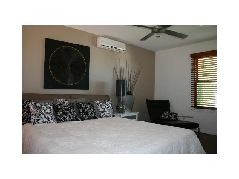 169 Shore Street North, Cleveland QLD 4163