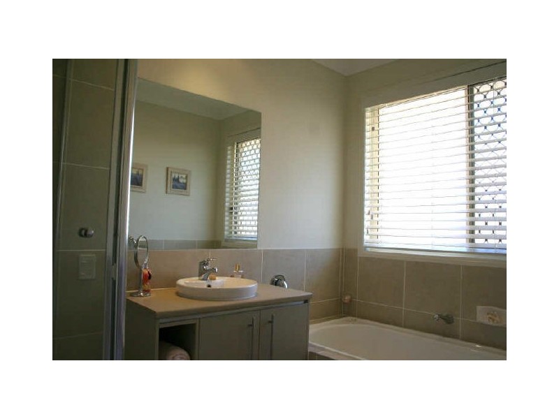 11 Parklane Road, Victoria Point QLD 4165
