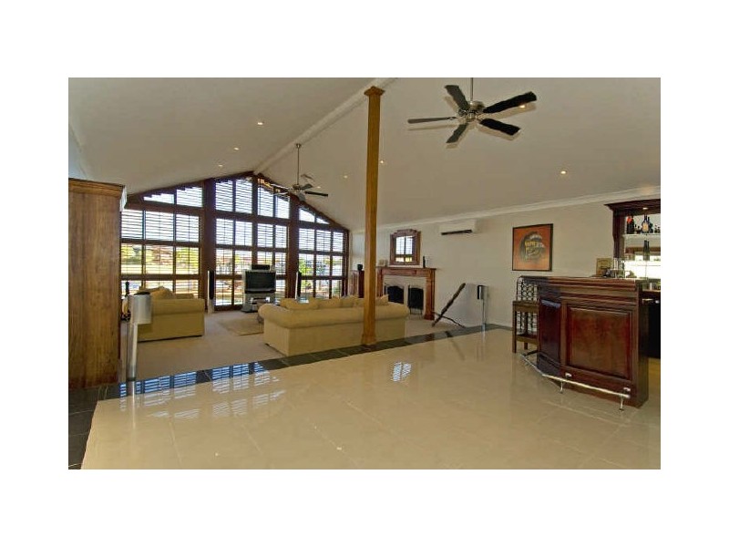 31 Anchorage Drive, Raby Bay QLD 4163