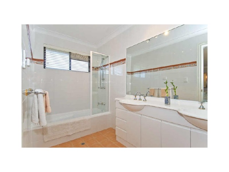 31 Anchorage Drive, Raby Bay QLD 4163