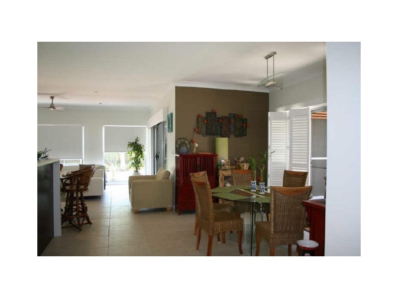 9 Cyan Place, Redland Bay QLD 4165