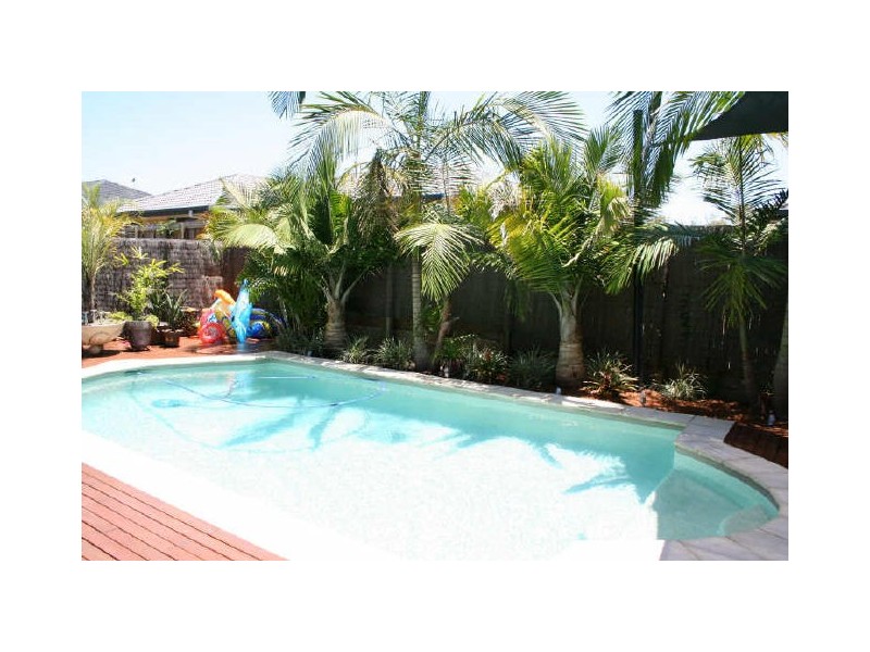 9 Cyan Place, Redland Bay QLD 4165