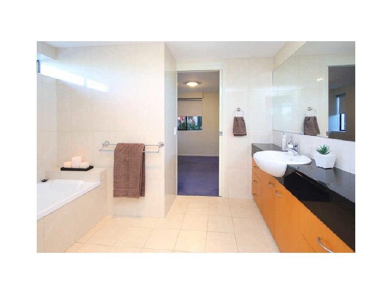 15/2 Masthead Drive, Raby Bay QLD 4163