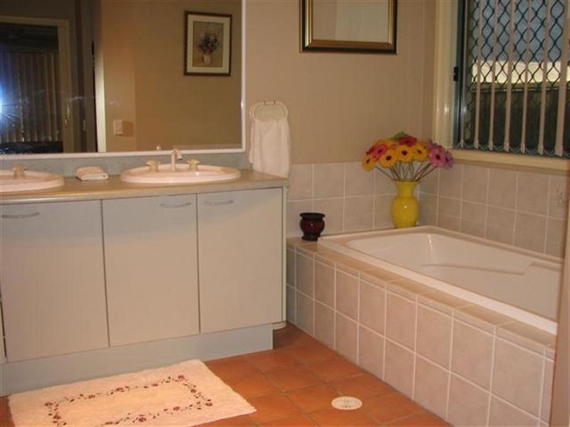 8 Flowers Street, Alexandra Hills QLD 4161