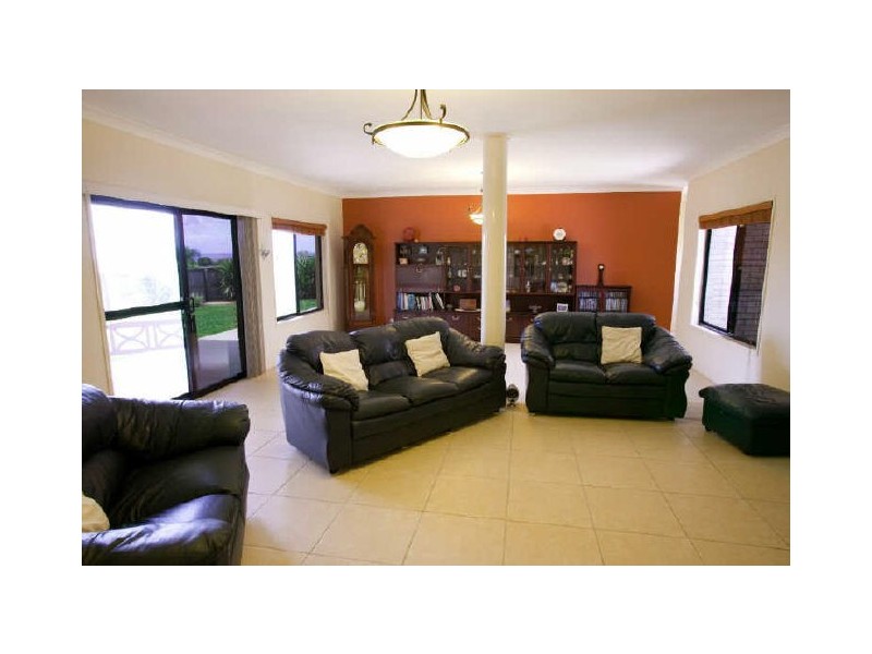 18 Seaspray Street, Thornlands QLD 4164