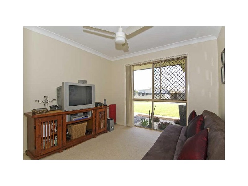 4 Daydream Street, Redland Bay QLD 4165