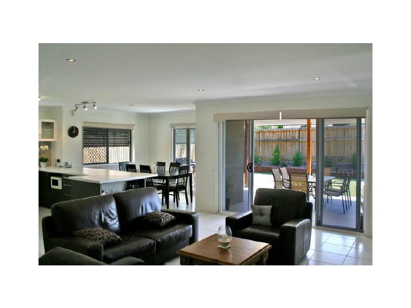 111 Salonica Road, Carina Heights QLD 4152