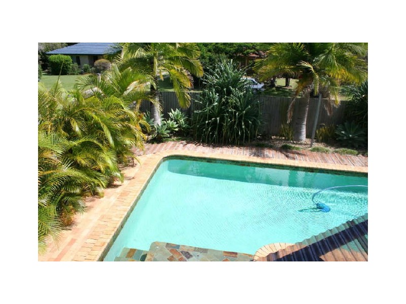 13 Chestnut Crescent, Victoria Point QLD 4165