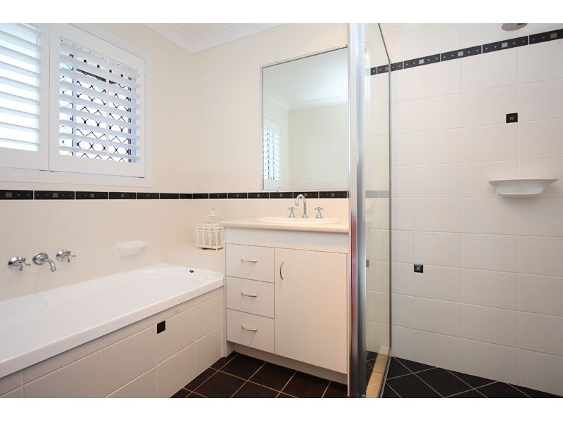 6 Yorston Place, Ormiston QLD 4160