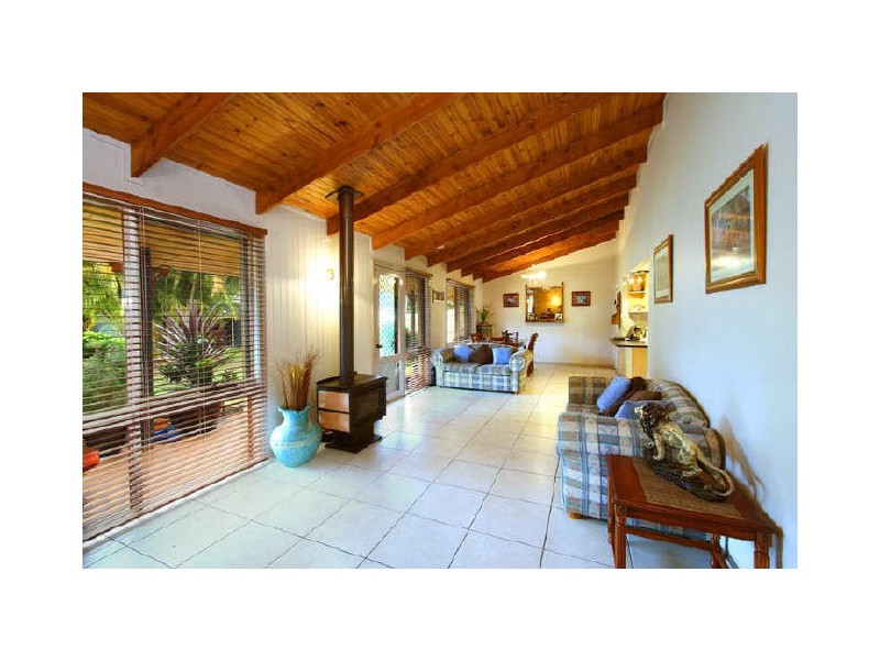 22 Jay Crescent, Redland Bay QLD 4165