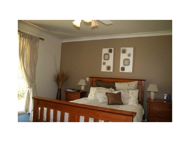 18 Malcomia Street, Redland Bay QLD 4165