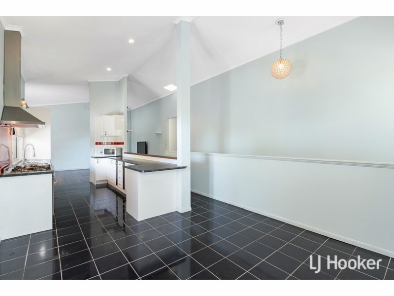 2 Riseborough Terrace, Cleveland QLD 4163