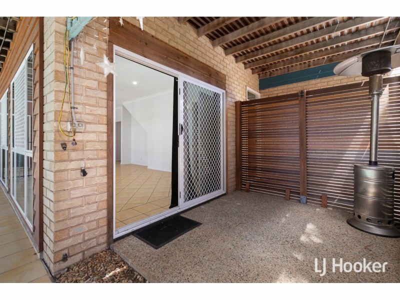 2 Riseborough Terrace, Cleveland QLD 4163