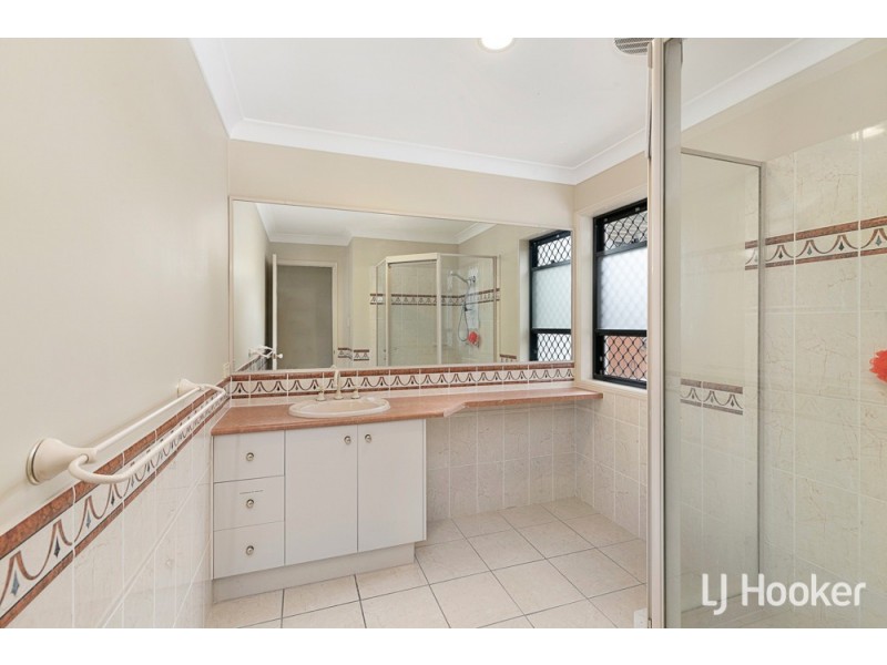 8 O’Connell Parade, Wellington Point QLD 4160