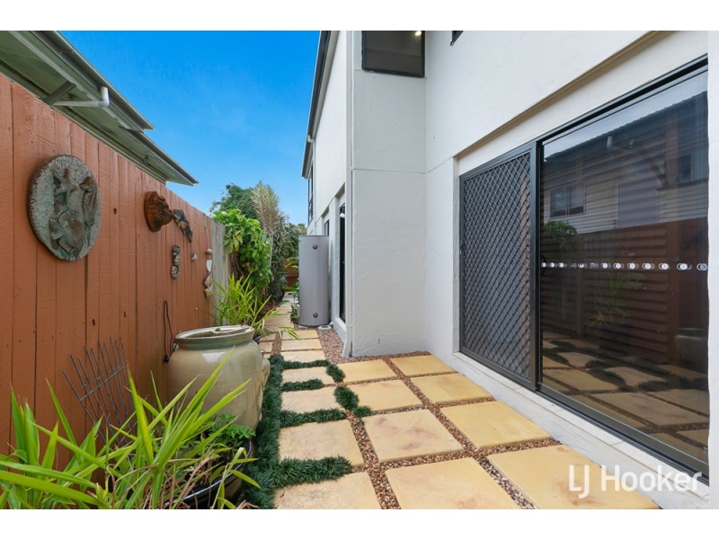 8 O’Connell Parade, Wellington Point QLD 4160
