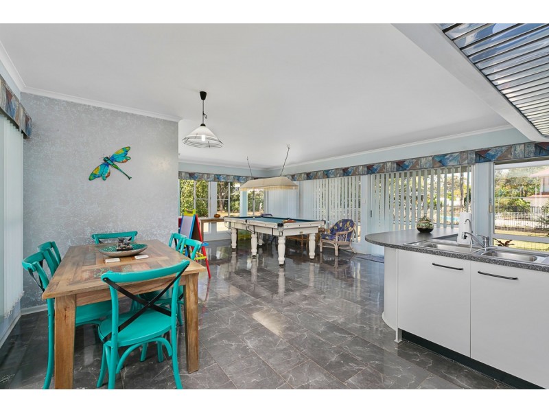 62 Whitehall Avenue, Birkdale QLD 4159