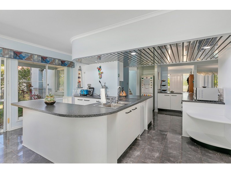 62 Whitehall Avenue, Birkdale QLD 4159