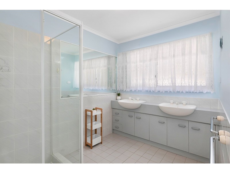 62 Whitehall Avenue, Birkdale QLD 4159