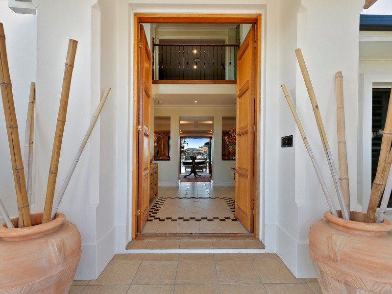 9 Seacrest Court, Raby Bay QLD 4163