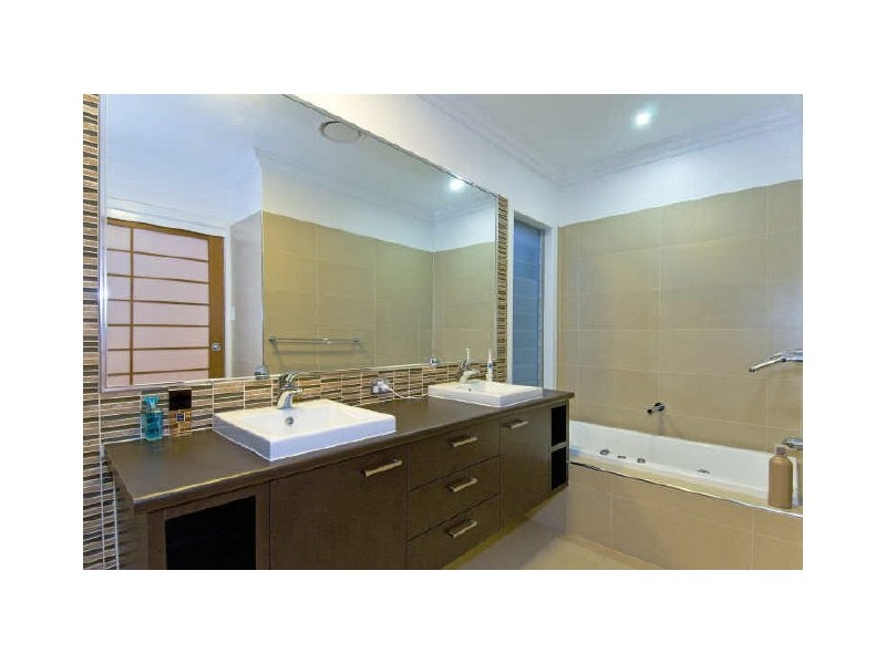 25 Alice Street, Wellington Point QLD 4160