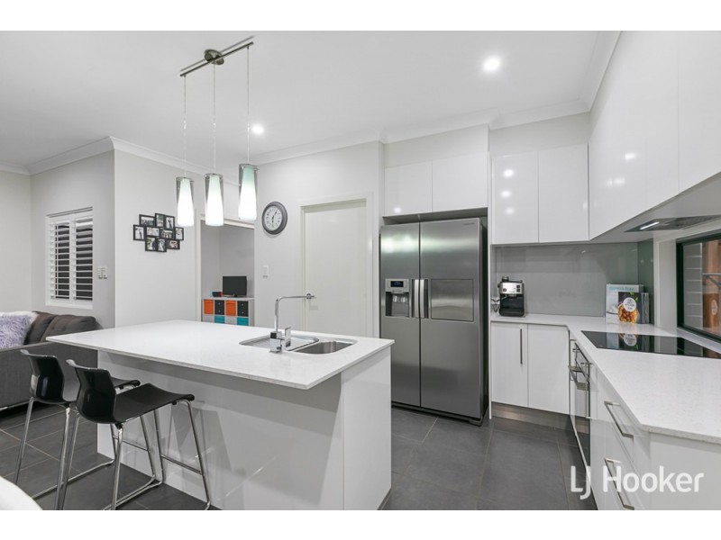 8A Russell Street, Cleveland QLD 4163