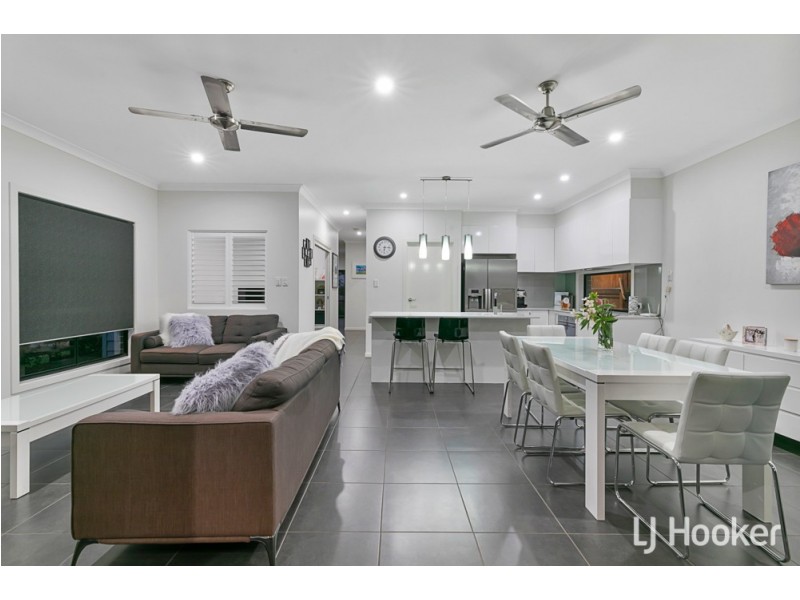 8A Russell Street, Cleveland QLD 4163