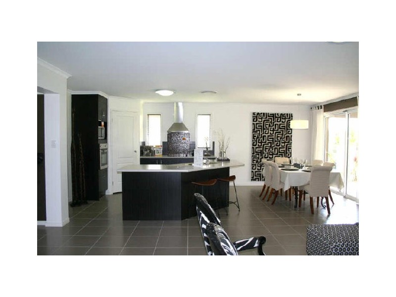 6 Lyndhurst Place, Thornlands QLD 4164