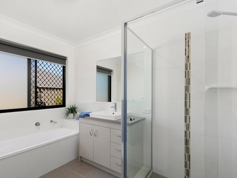 5 Selwyn Close, Victoria Point QLD 4165