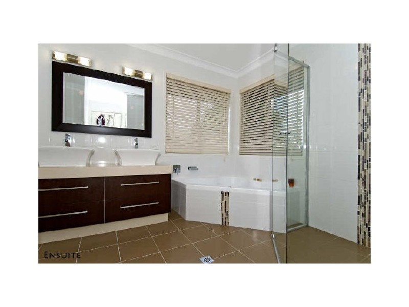 40 Caravel Court, Raby Bay QLD 4163