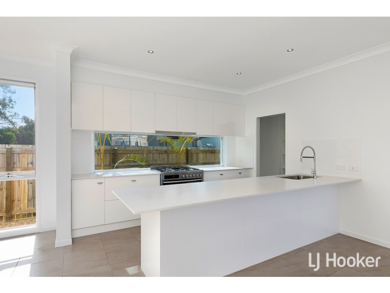 24 Sandalwood Street, Thornlands QLD 4164