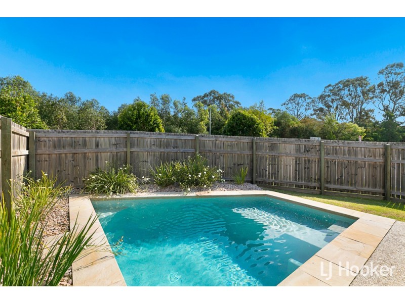 24 Sandalwood Street, Thornlands QLD 4164