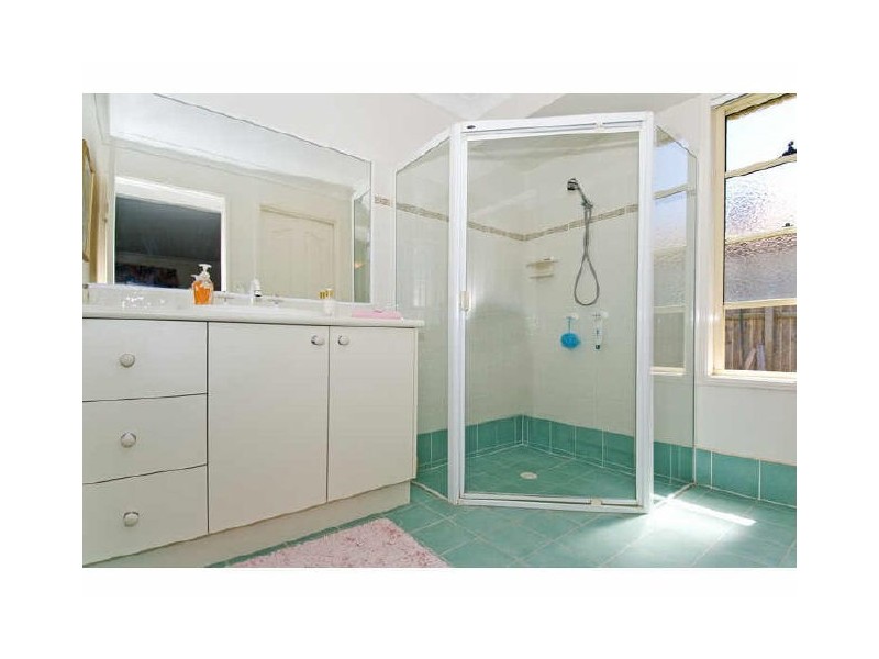 1 Helena Street, Wellington Point QLD 4160