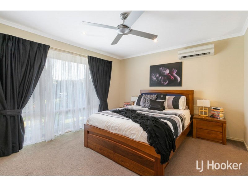 33 Aquila Street, Redland Bay QLD 4165