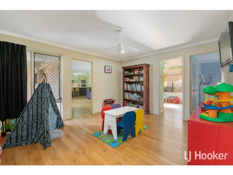 33 Aquila Street, Redland Bay QLD 4165