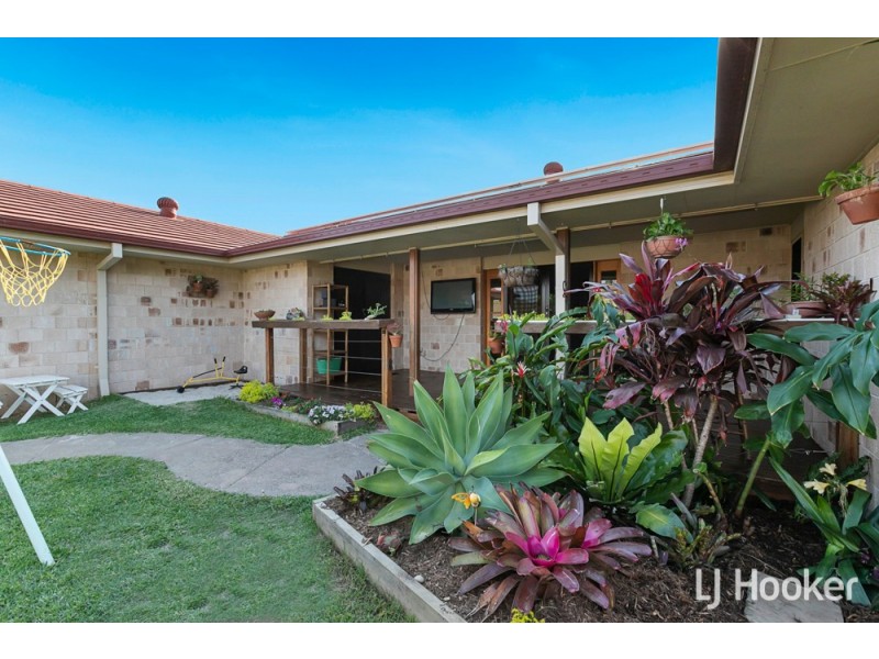 33 Aquila Street, Redland Bay QLD 4165