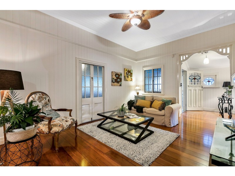 72 Brentnall Street, Norman Park QLD 4170