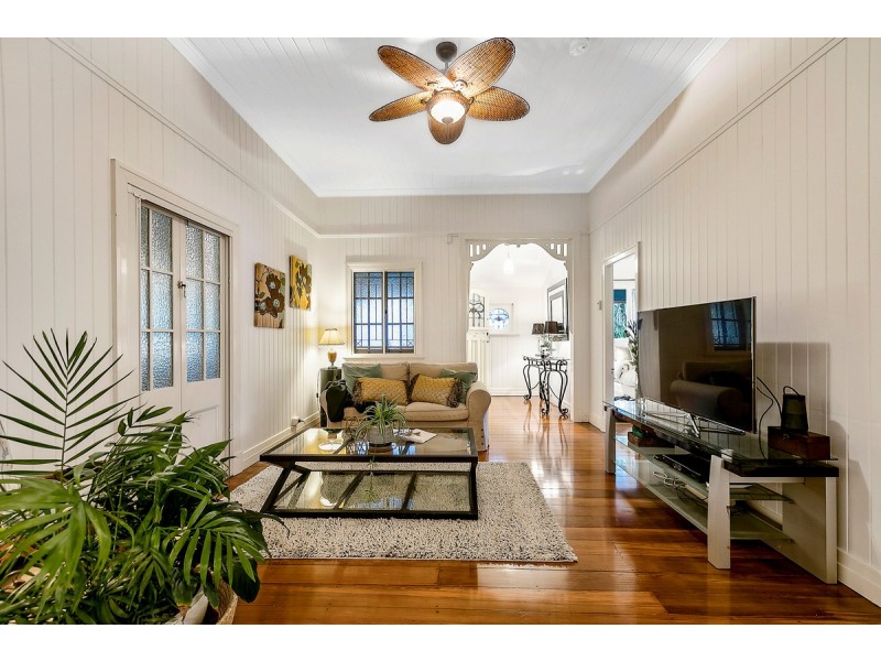 72 Brentnall Street, Norman Park QLD 4170