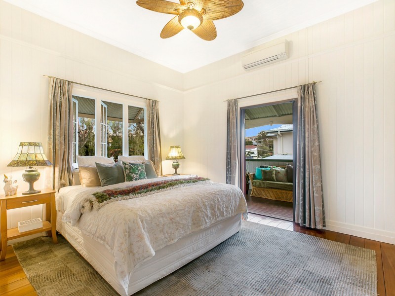 72 Brentnall Street, Norman Park QLD 4170