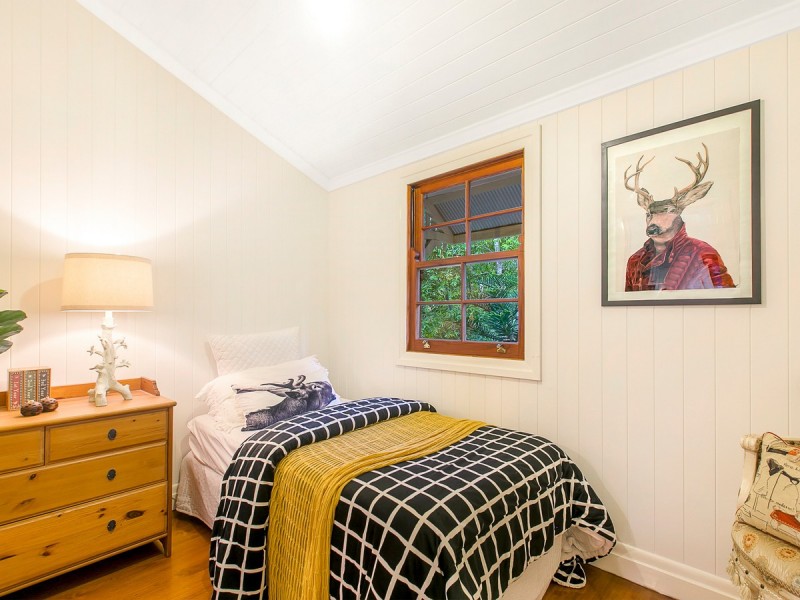 72 Brentnall Street, Norman Park QLD 4170